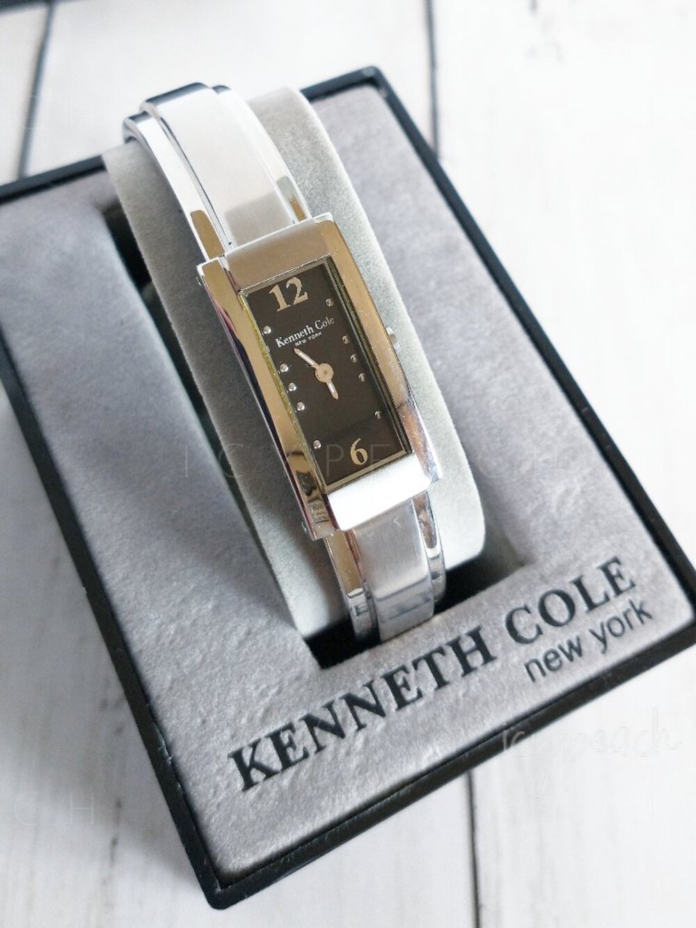 Kenneth Cole Ladies Watch KC4361 Vintage NOS Y2K Analog Tank Bracelet Classic
